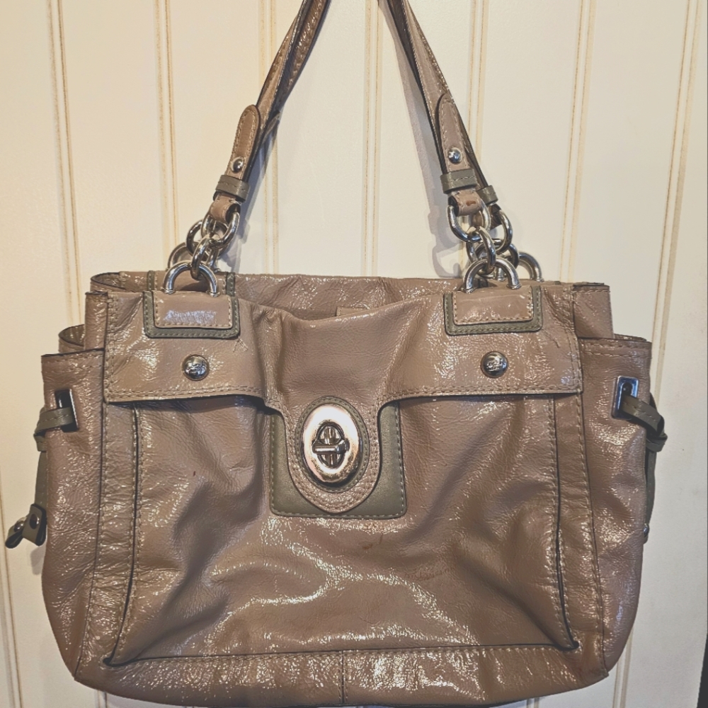 COACH! GREY PATENT LEATHER SATCHEL!